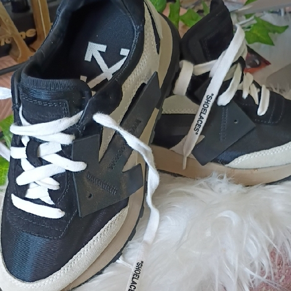 Off White X Black and Cream Sneakers with White Laces - Picture 1 of 6